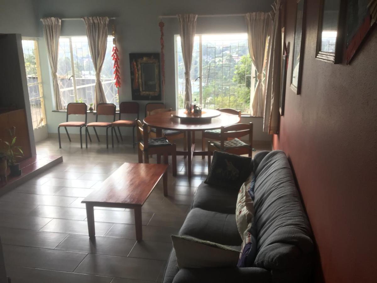 Otentik Guesthouse Мбабане Екстериор снимка