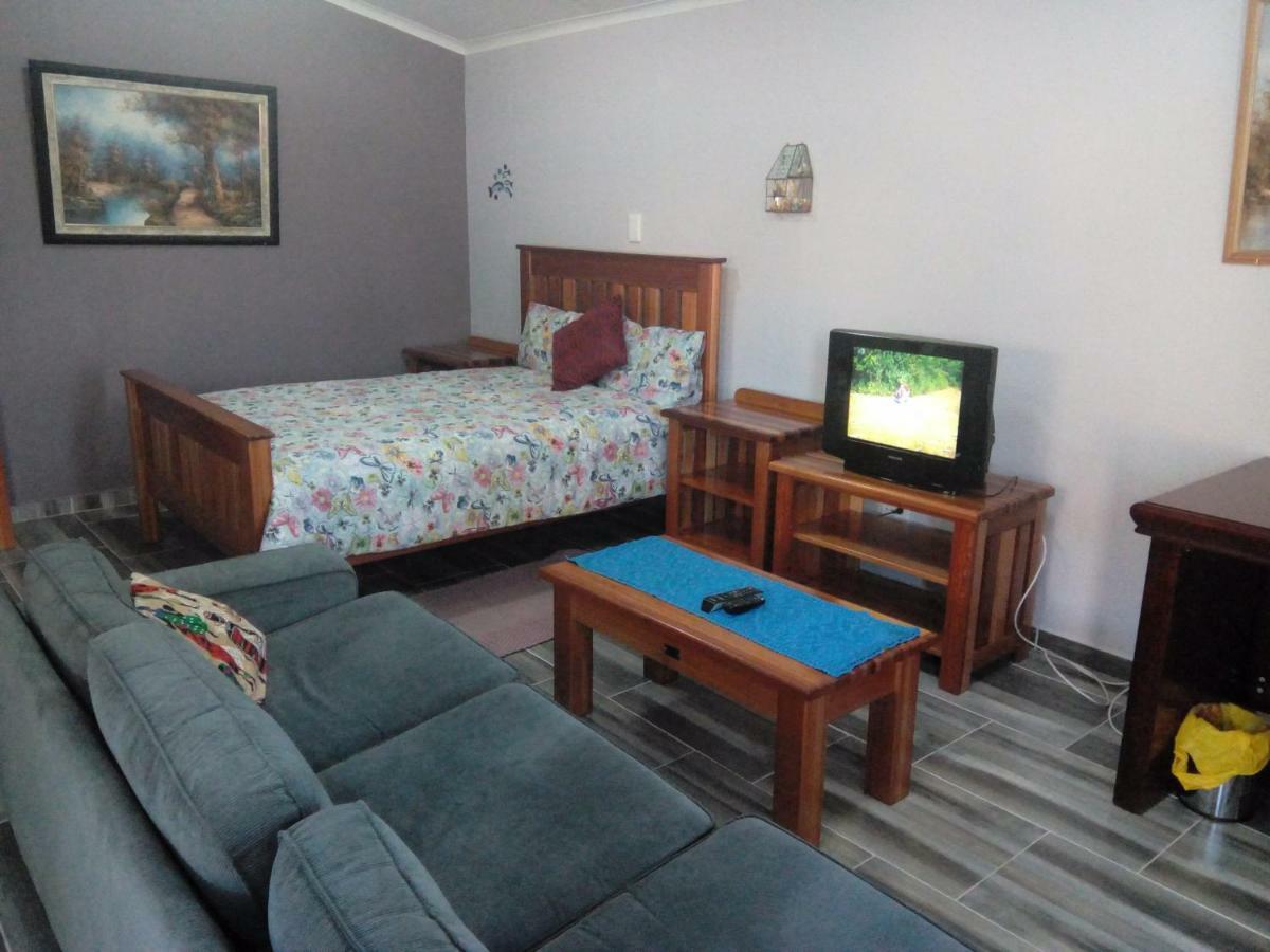 Otentik Guesthouse Мбабане Екстериор снимка